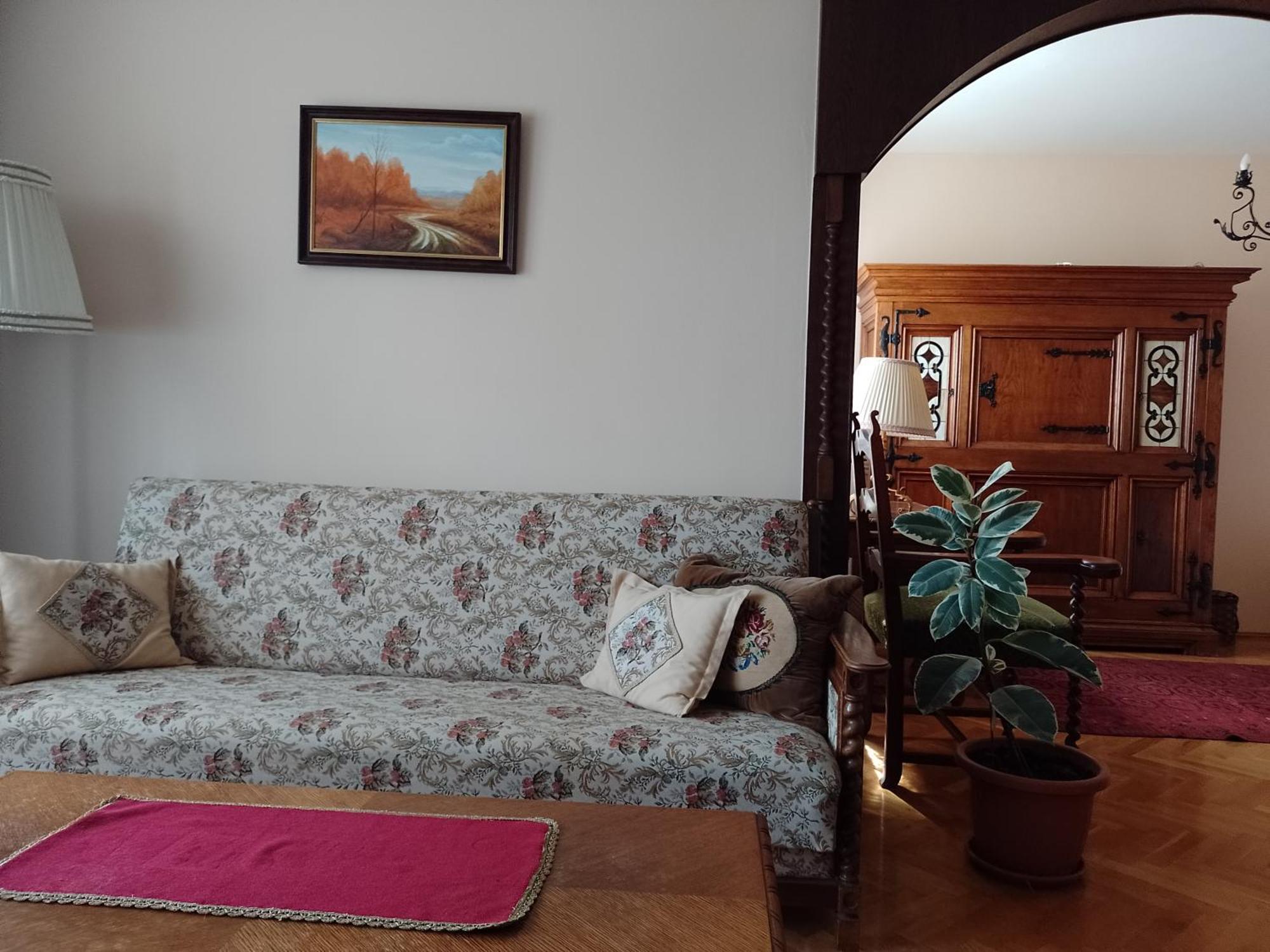 Belvarosi Classic Apartman 85 Square Meters Сомбатели Екстериор снимка